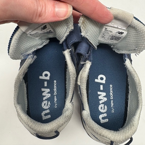 New Balance 574 NEW-B Hook & Loop Boys Toddler Sneakers Sz 8M Navy White - Picture 6 of 7